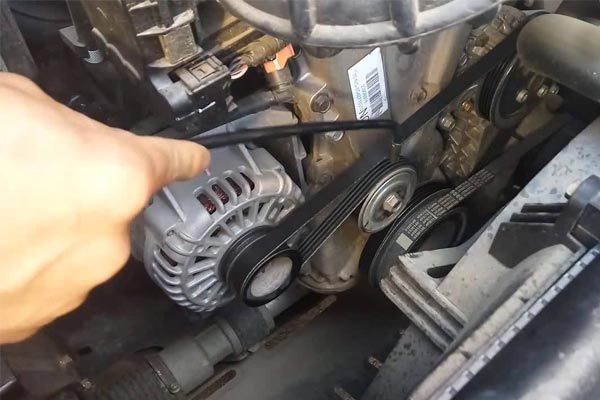 马边转速传感器的工作原理是什么？